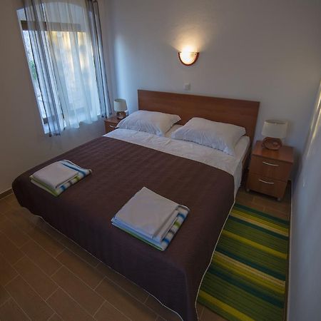Apartments Punta Starigrad Paklenica Exteriör bild