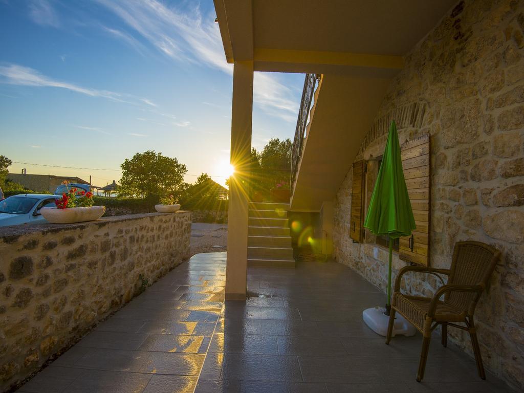 Apartments Punta Starigrad Paklenica Exteriör bild